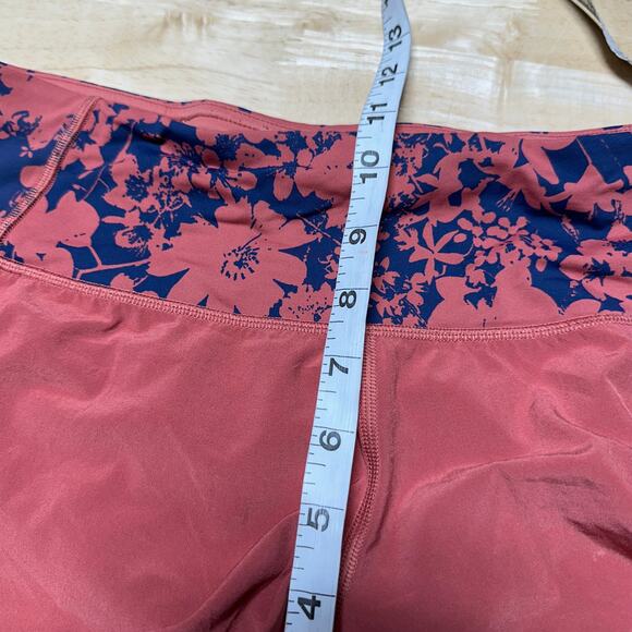 Lululemon Run Times Short II 4" Dark Canyon Efflorescent Dark Blue Size 6 EUC - Picture 7 of 7